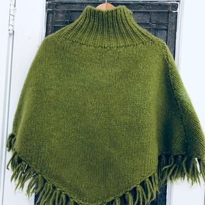 Vintage Handmade, 100% Wool, Pixie Green Poncho